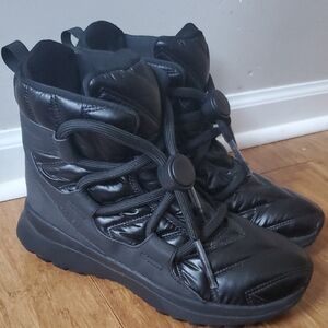 Merrell Women's Cloud Puff Black Quilted Snow Boots Size 8 1/2